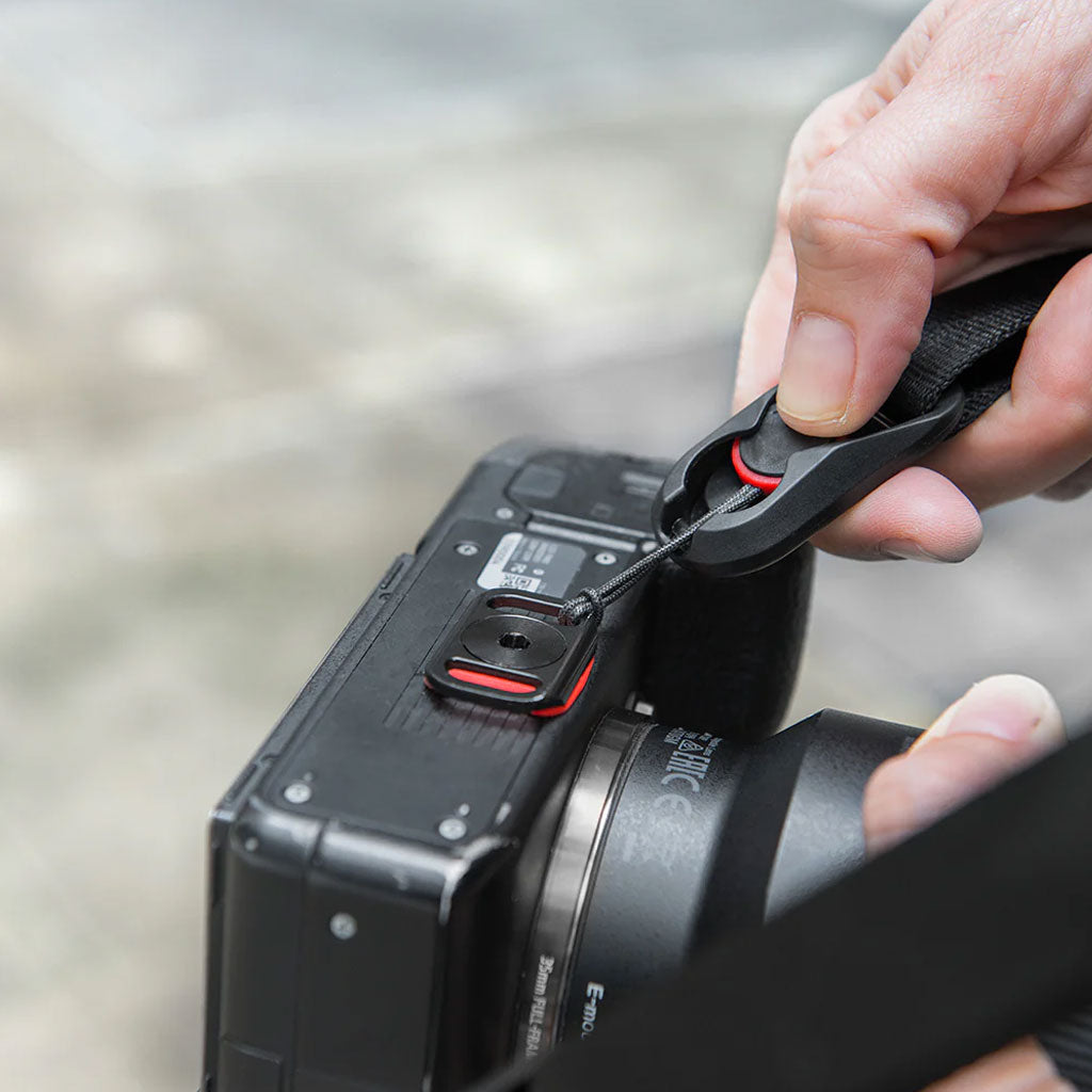 Soporte de Anclaje Inferior para Correas y Cámaras Fotográficas Anchor Mount de Peak Design