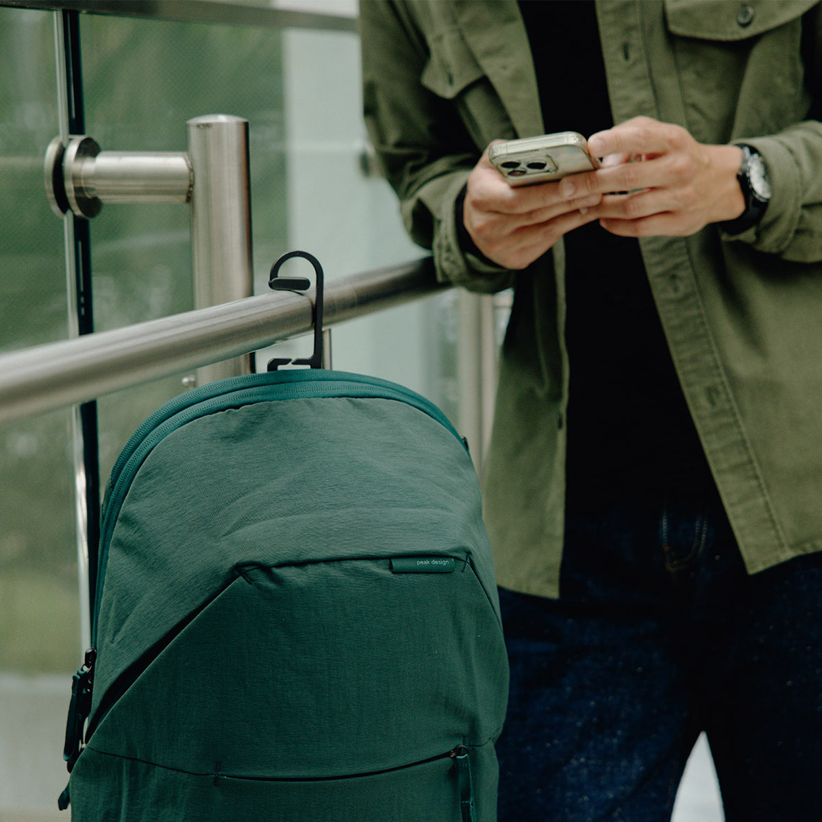 Gancho de Soporte para Bolsos y Mochilas City BagLev de Peak Design